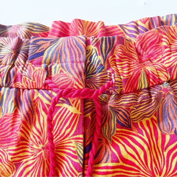 House of Harlow 1960 Linen Blend Tropical Print Shorts - Picture 5 of 16